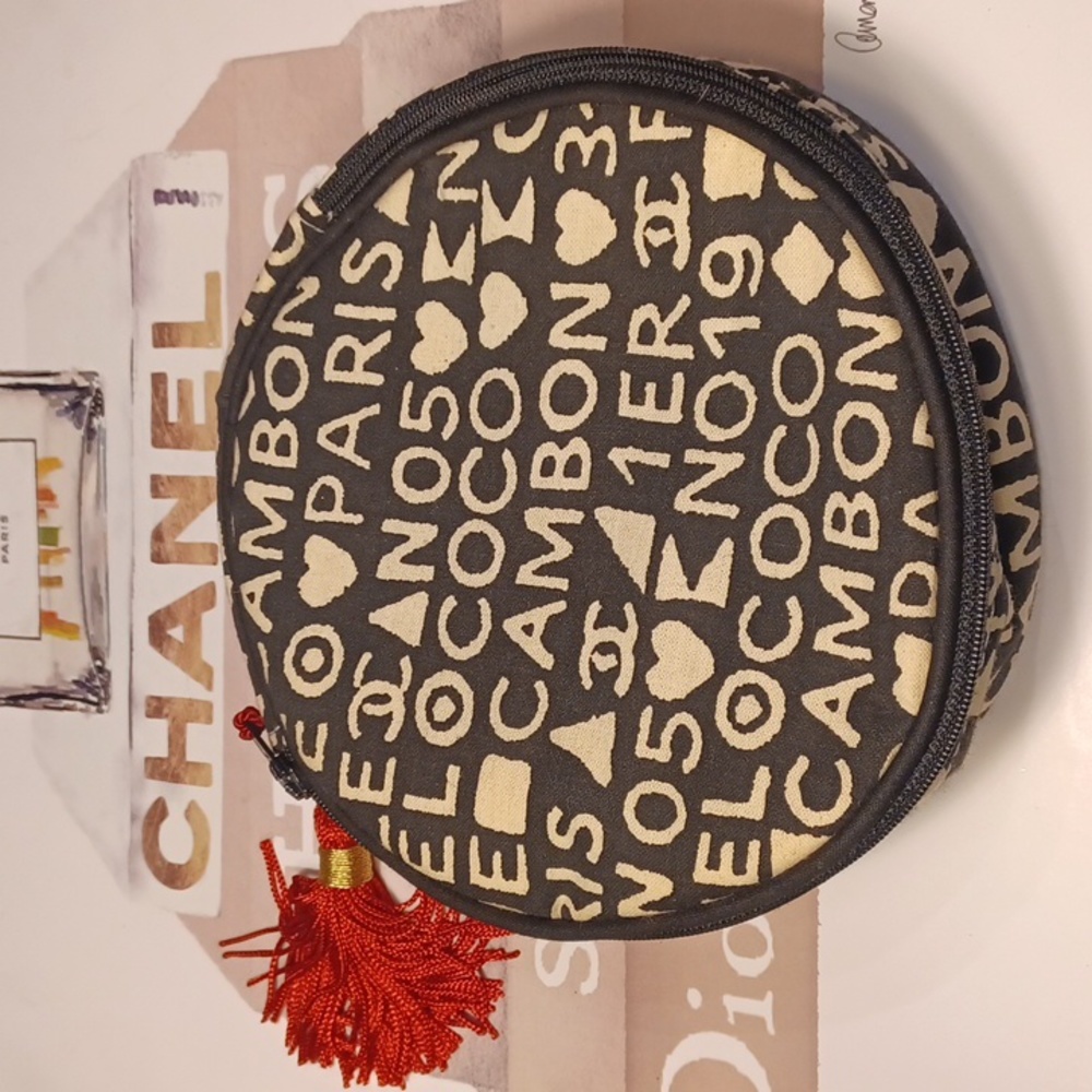 Chanel  cosmetic  bag